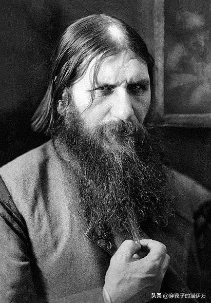 [呲牙] 图1是一个俄国人的照片，图2玻璃罐子里据说也是他……请不要说出他的名字