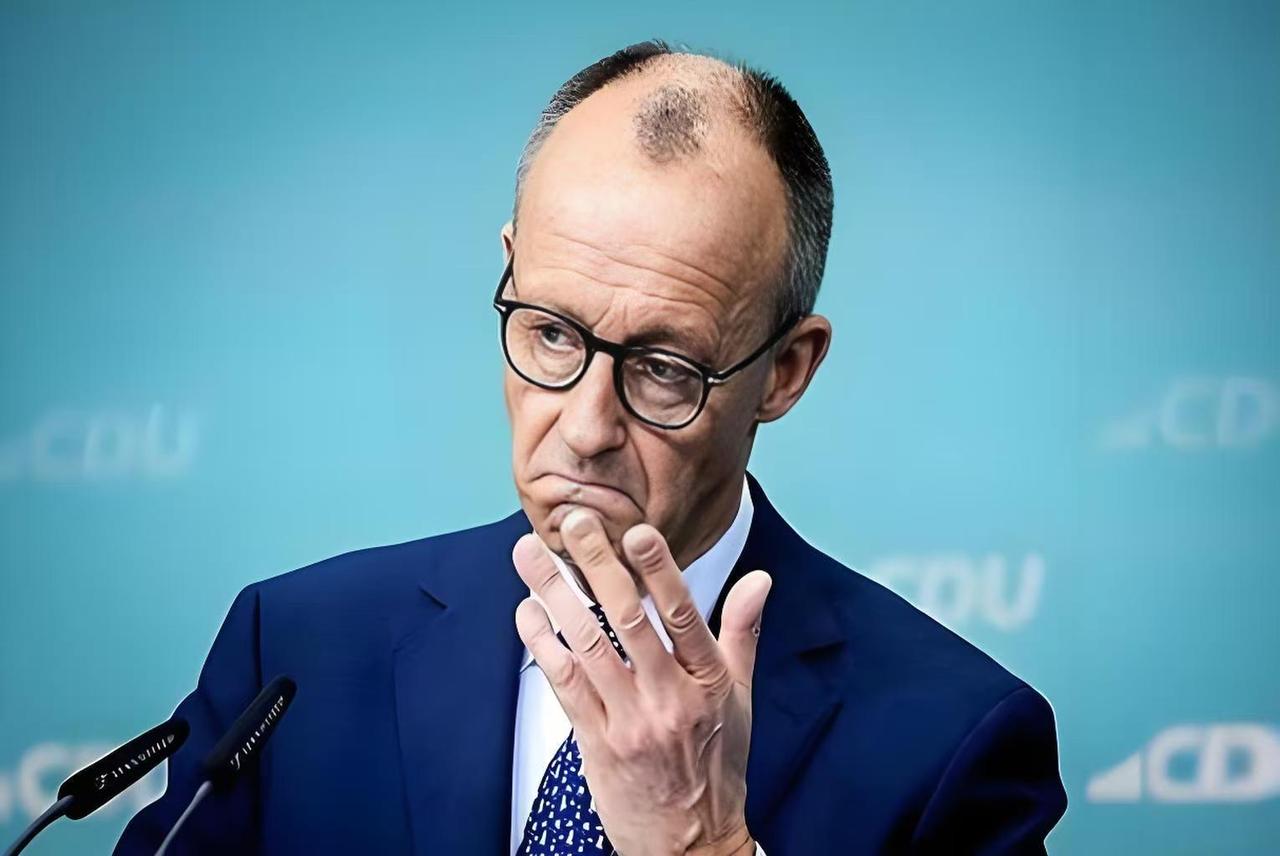 默茨看不下去，态度开始转变了。

俄乌冲突停火条件迟迟谈不拢，得不到解决，德国强