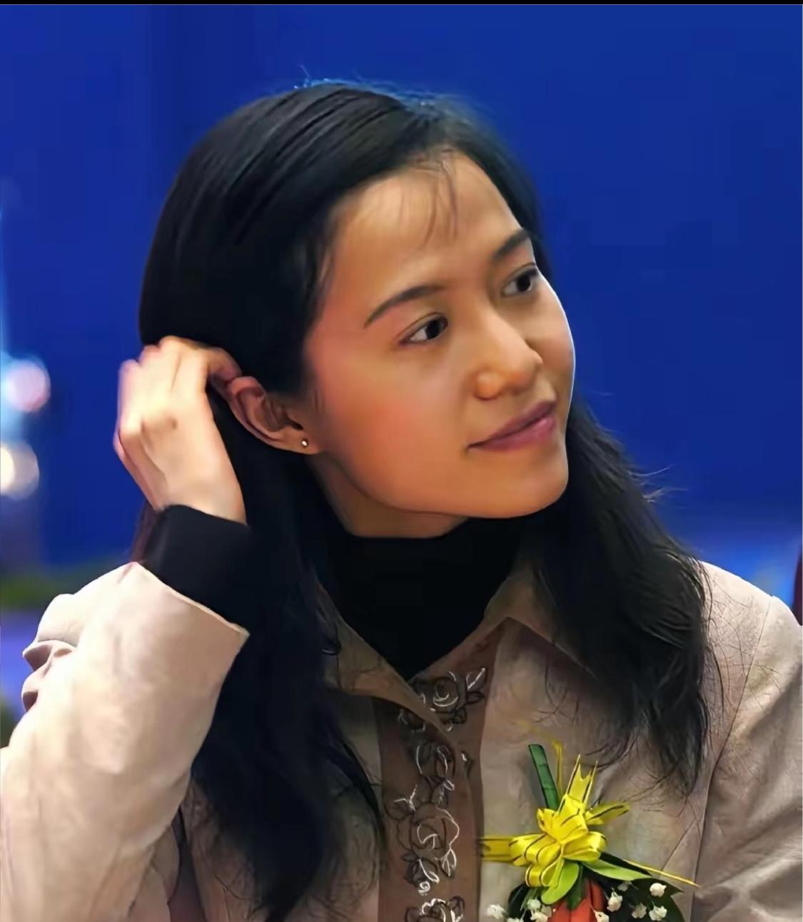 翁帆搬离旧家，
做了一件让人暖心又心疼的事
这波操作比多少流量明星都让人敬佩
