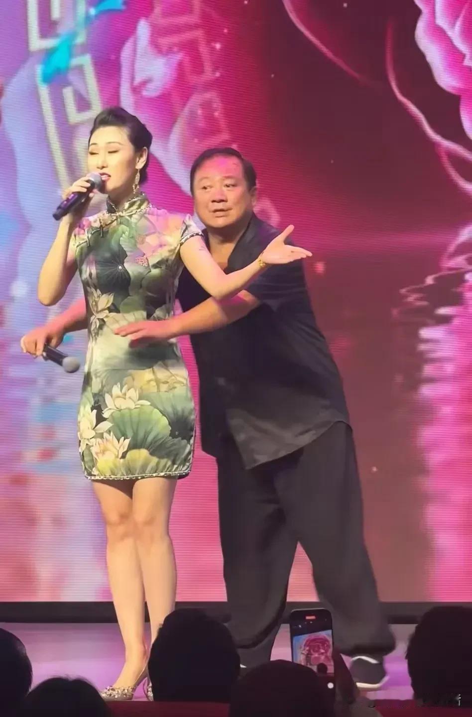 弱弱的问一句，南方观众说不听相声，不听二人转，可是为什么刘老根儿大舞台和郭德纲的