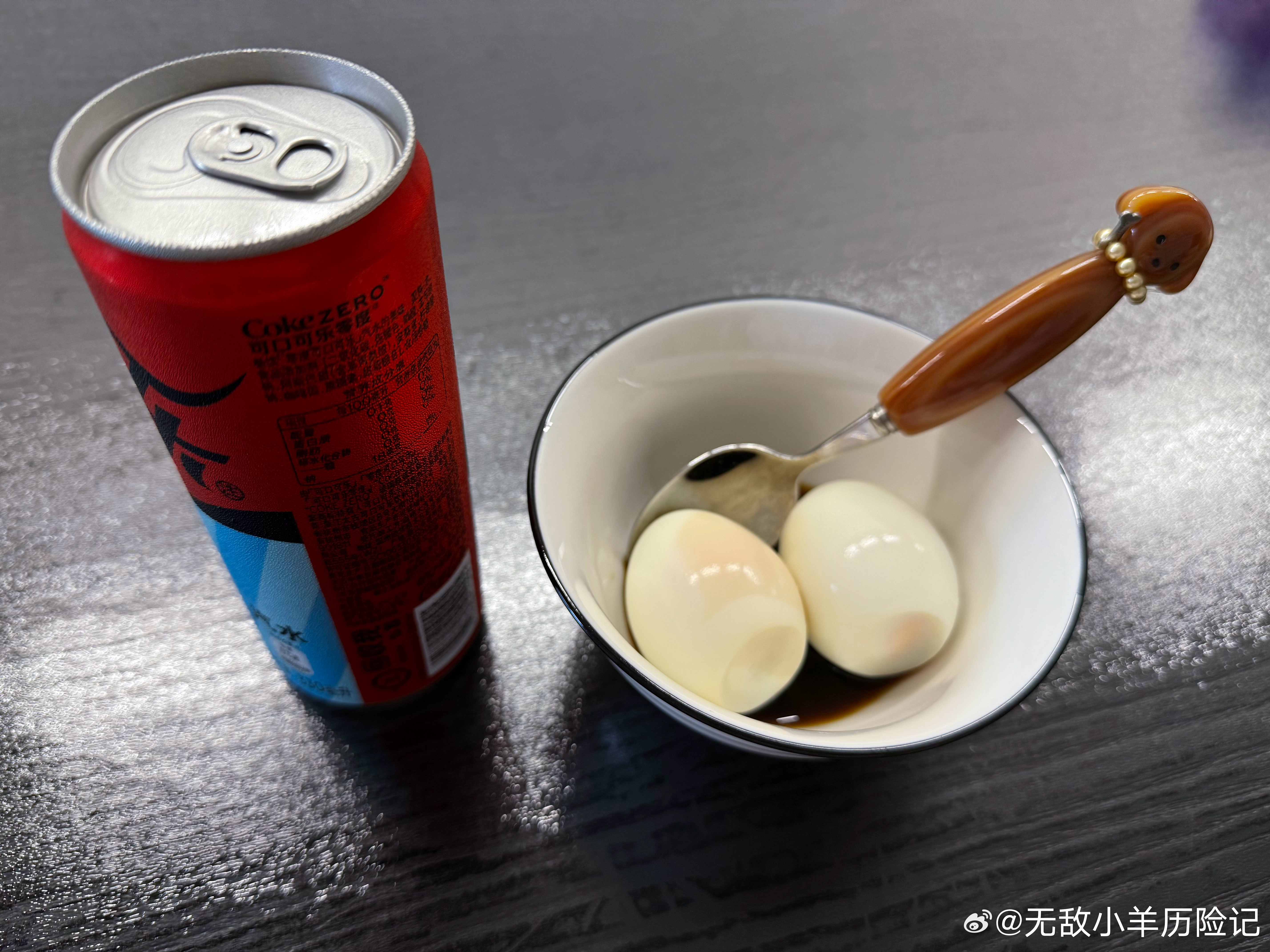 起床第一顿，连续吃半个月了，怎么就吃不腻呢蛋黄沾酱油有点吃蟹黄的感觉！还有，上个