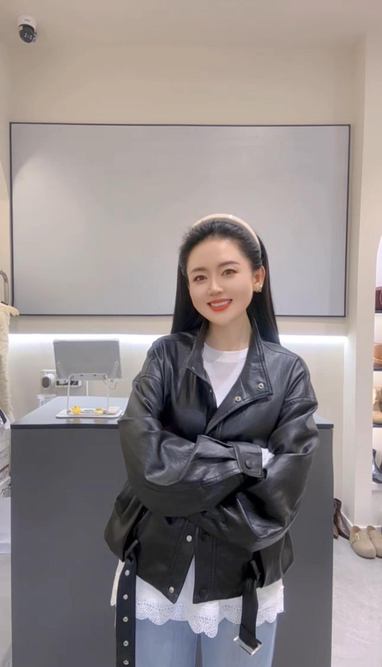 永远迎着光走 试炼的尽头是花开万里。