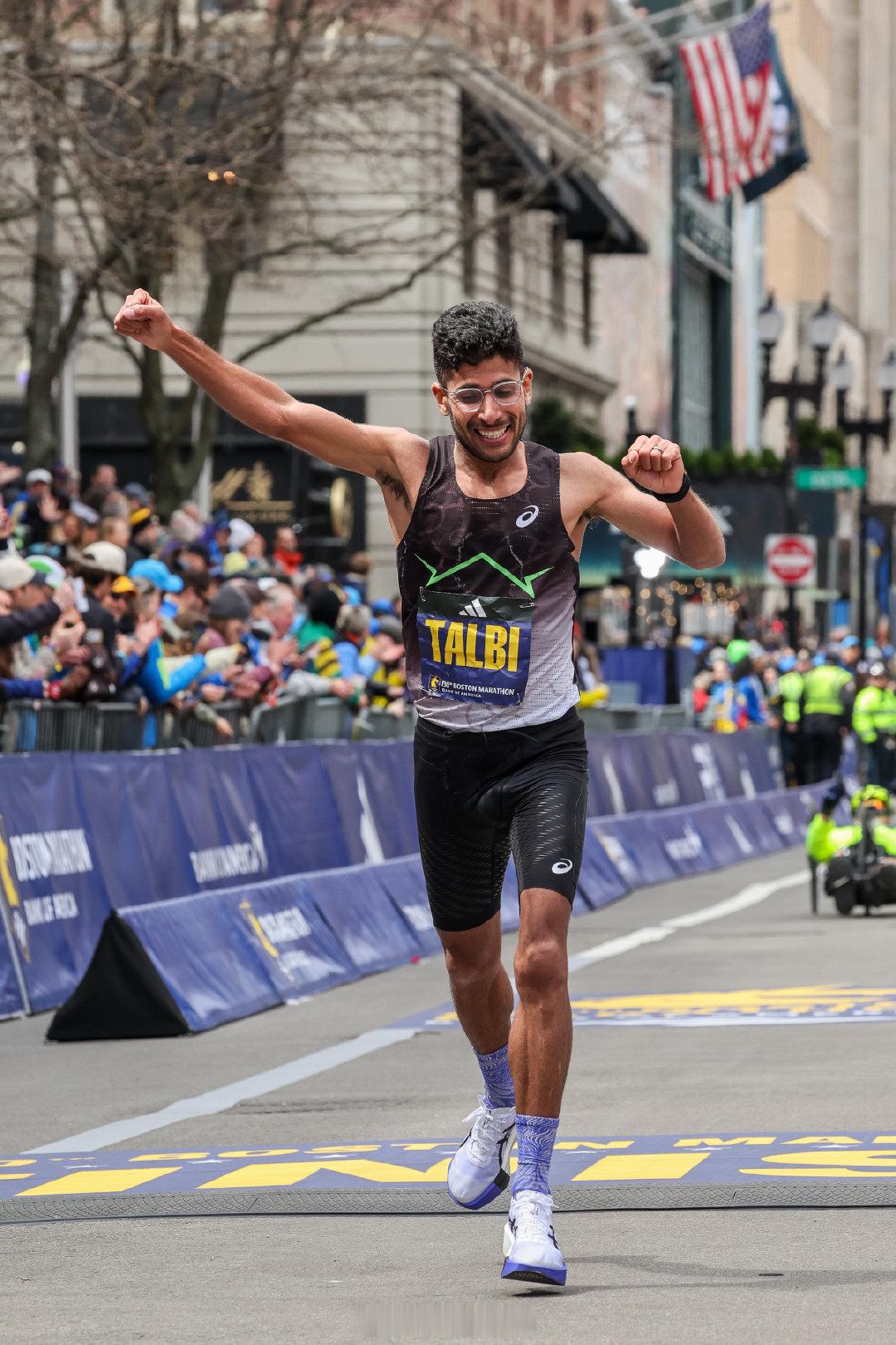 2026波士顿马拉松美国籍选手男女第一名分别是 Zouhair Talibi 的