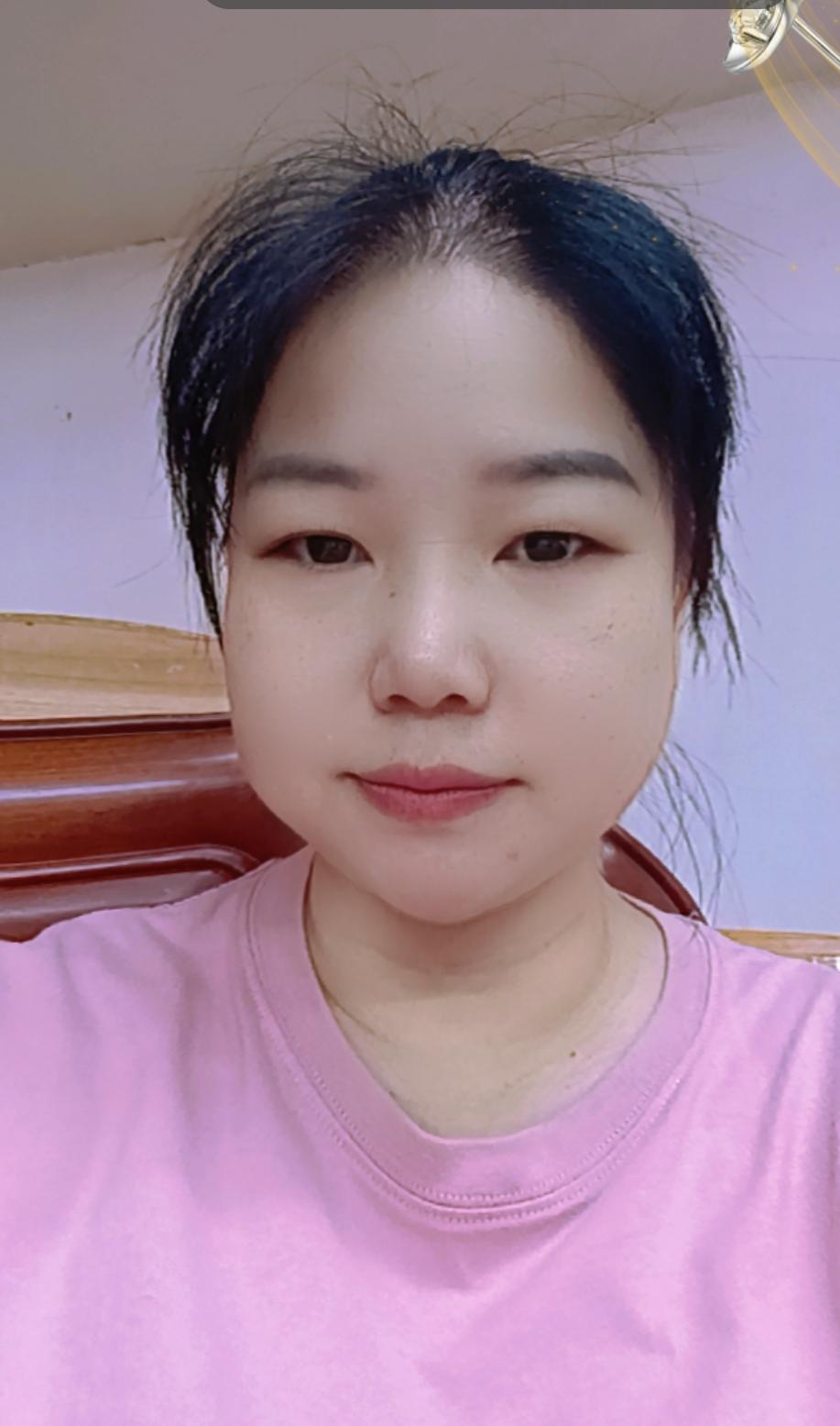 大家好，我是七姐，今天星期六了，明天可以休息了。今天来这里上班，工价比较低，才1