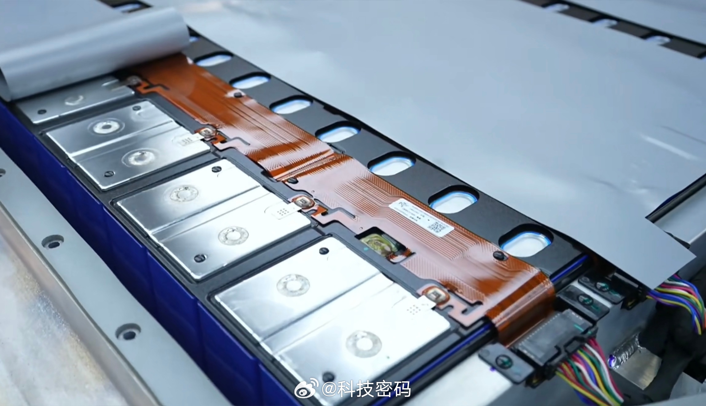 厉害了，铂智7敢给三电终身质保+厂家三担责，这份底气真不是说说而已。前不久中汽中