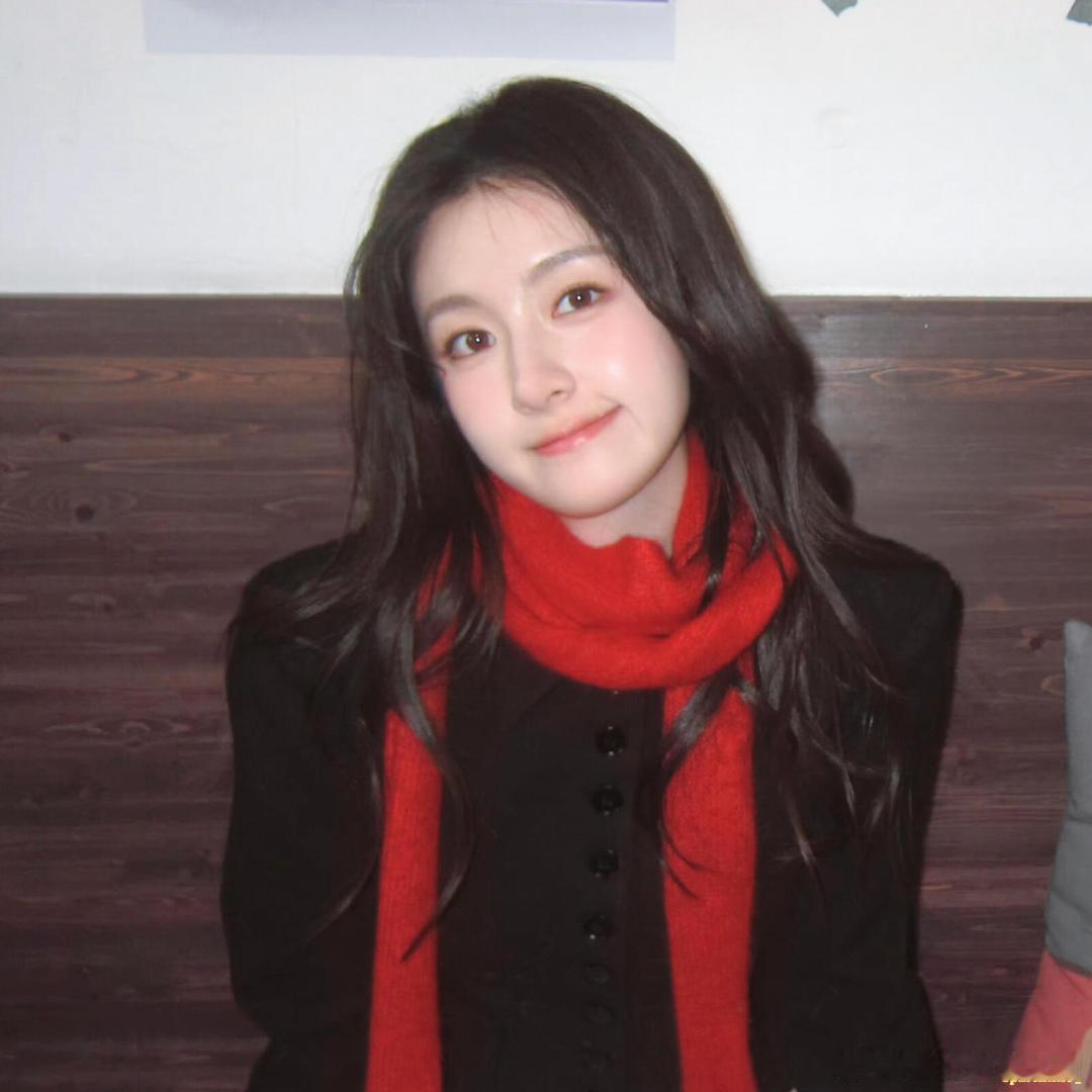 李兰迪 秋冬头像先给大家预备上啦 