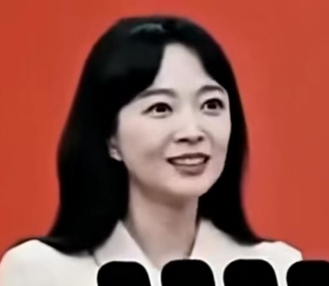 新华社美女记者张扬名言：我们要用真诚专业的原创新闻，为网络空间注入信心、暖意和力