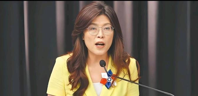 郑丽文罕见谈及统一问题。很多人之前对台湾民意有两个极端的误解：要么觉得台湾人几乎