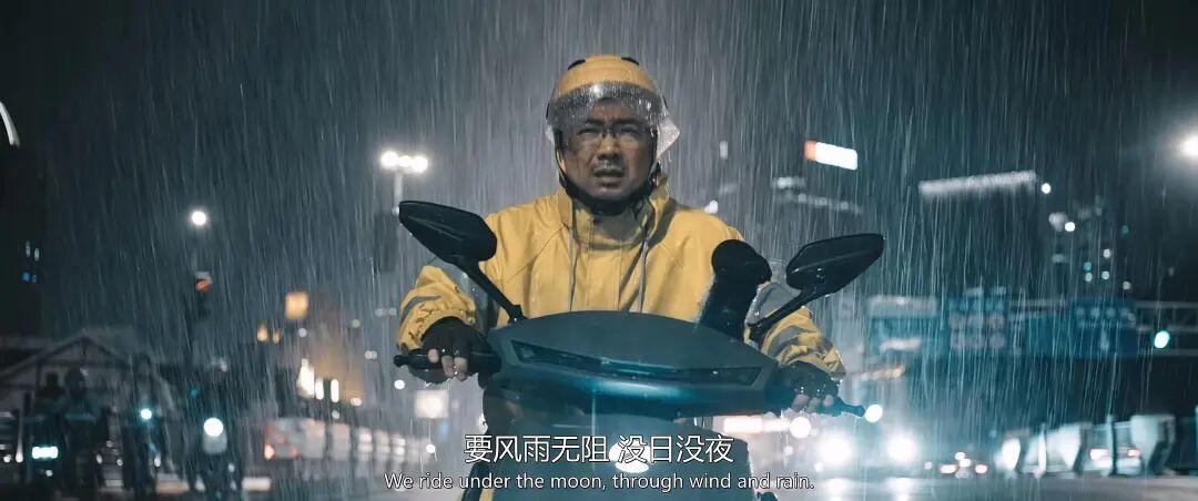 送外卖的兄弟出了车祸

 
 
 
 
 
 
 凌晨一点多，沉寂的夜里突然响起