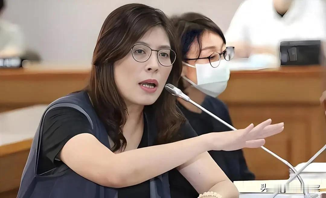 就在大家都在关注伊朗局势的时候，美国第二架政客包机窜抵台湾，可最终的结果，直接让