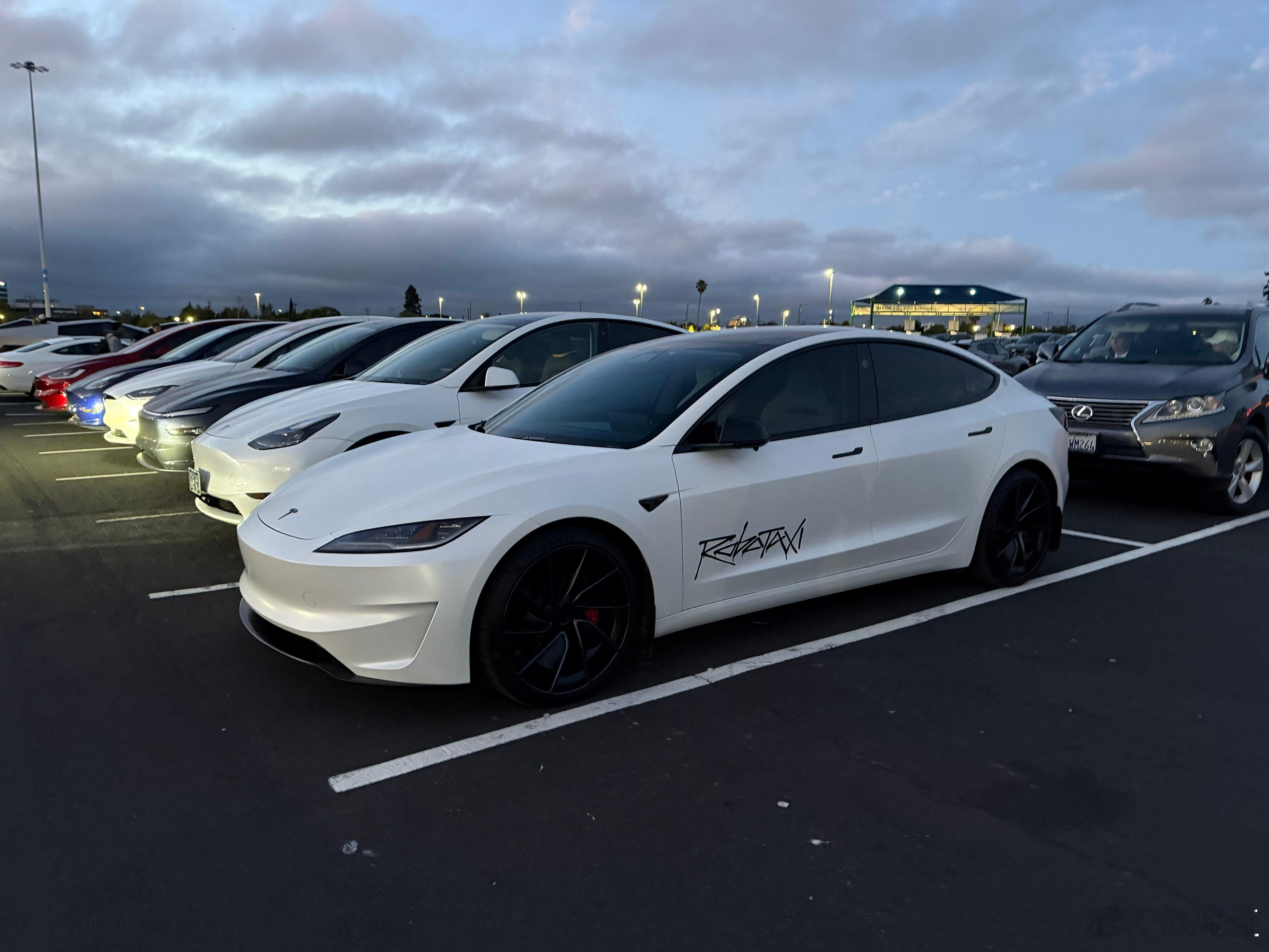 performanceRobotaxi特斯拉 ​​​