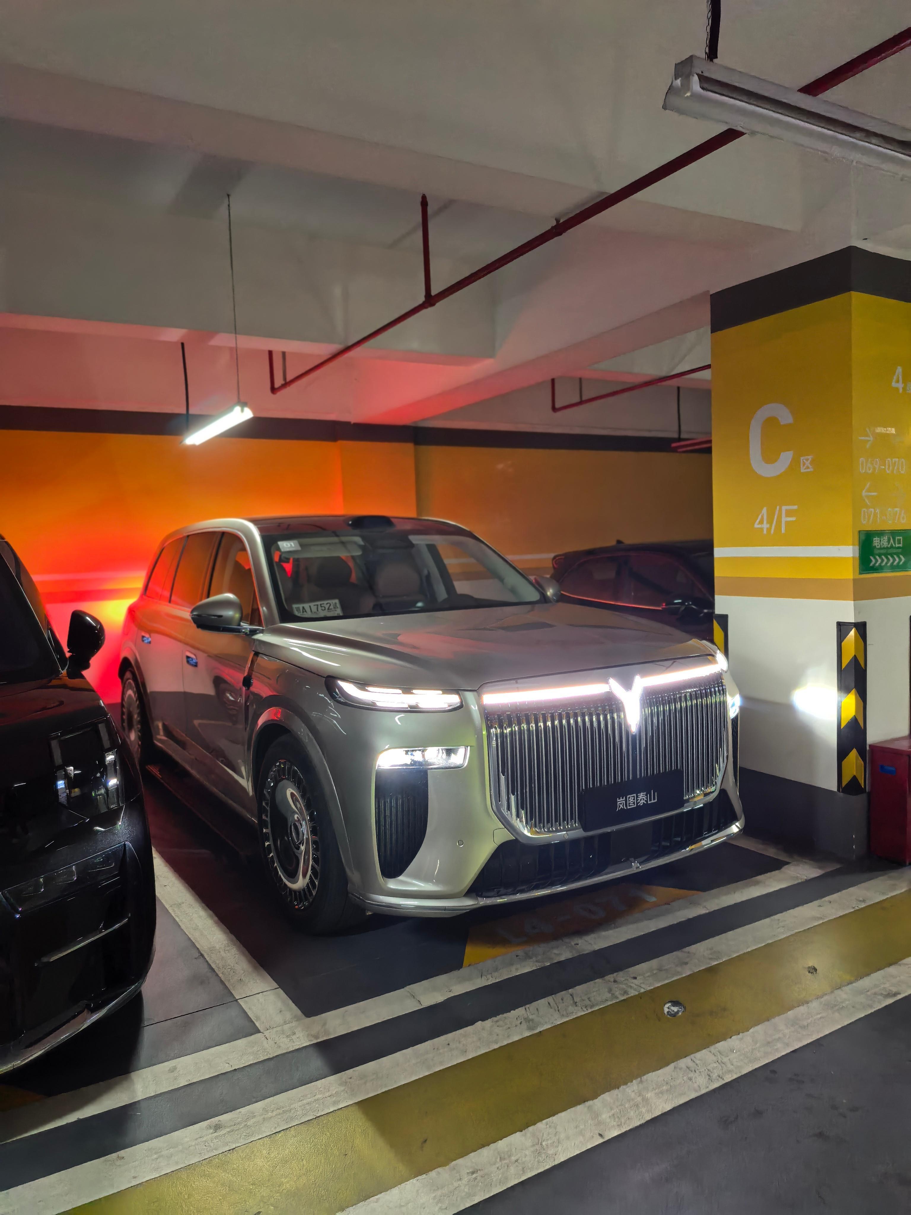 最近出差太久了，明晚回家，后天继续出发车展。想忙完这阵，带家人出去玩一圈。北方城