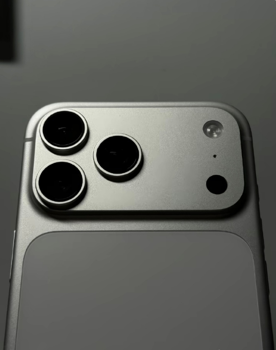 iPhone17真涨价后你还会入手吗 刚需消费者不会犹豫 果粉对价格包容度高 涨