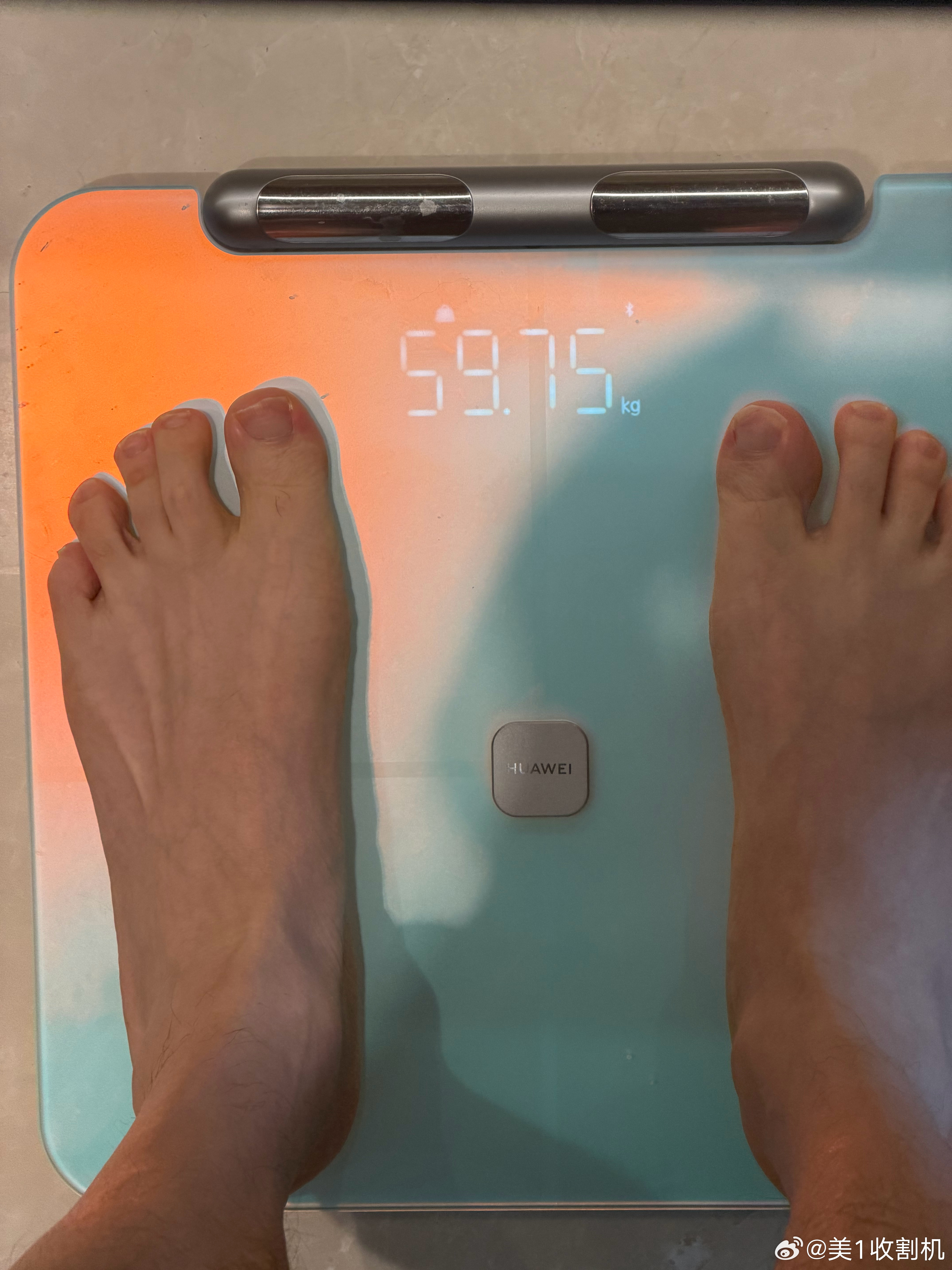 昨天练了个腿，爬了30分钟，晚上吃了条鱼，蒸蛋，炒瓜，一觉醒来拉完屎突然就实现6