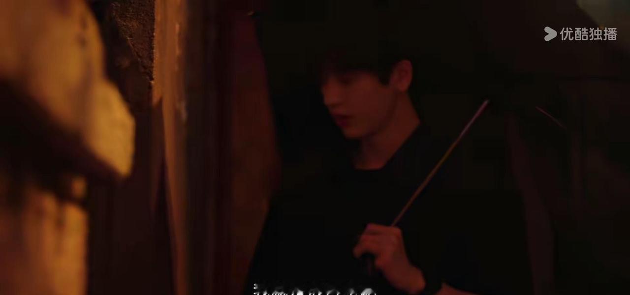 “年少时的友谊，往往只需要一次奋不顾身的奔赴，就能抵消所有的隔阂与疏离。
”
《