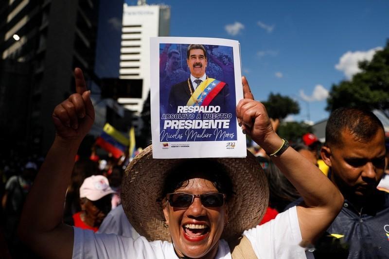 美升级行动逼迫马杜罗 美国又搞事情了！当地时间2025年12月10日，美军在委内