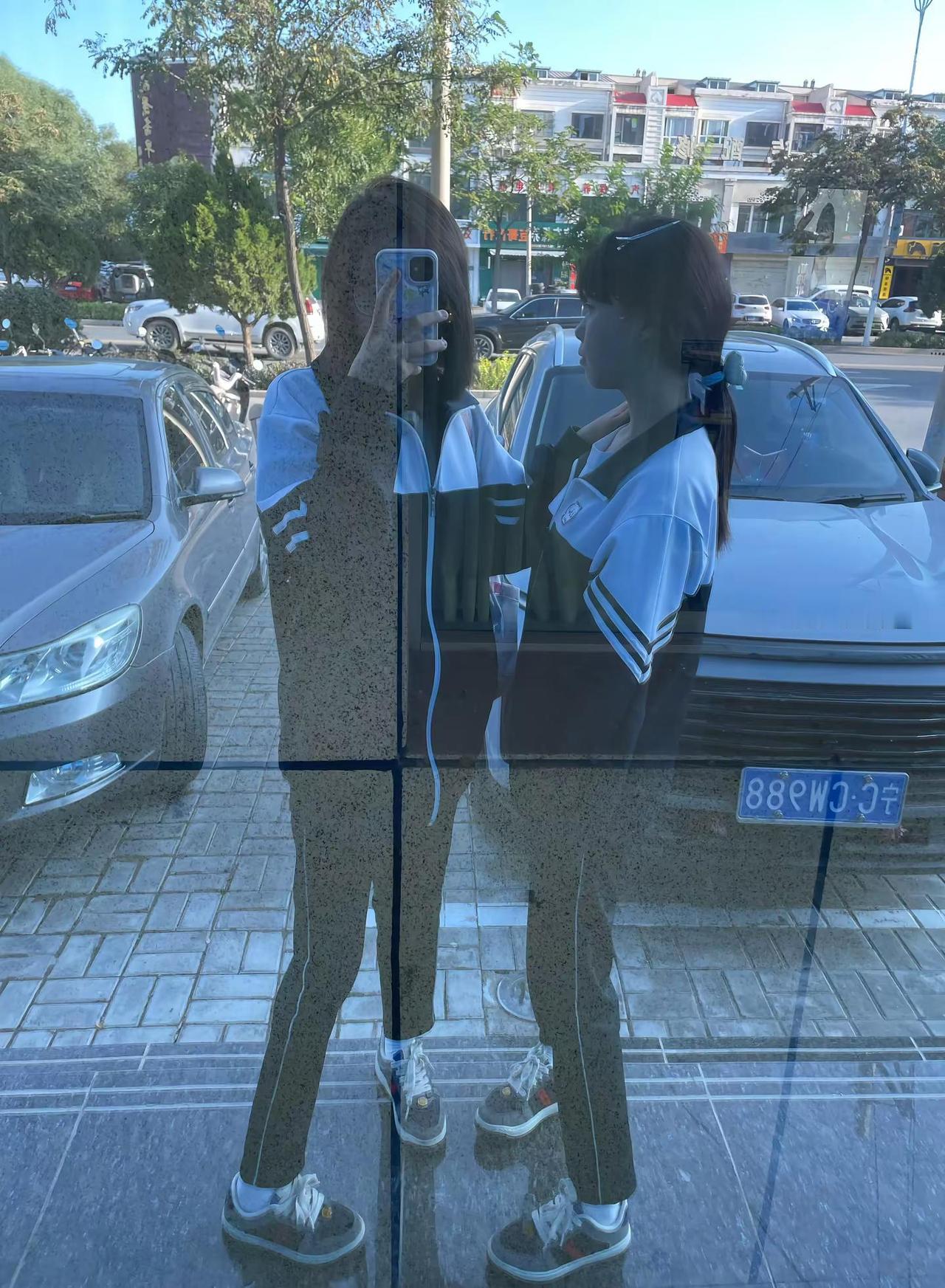 长的那股长得那个穷酸刻苦命的样儿