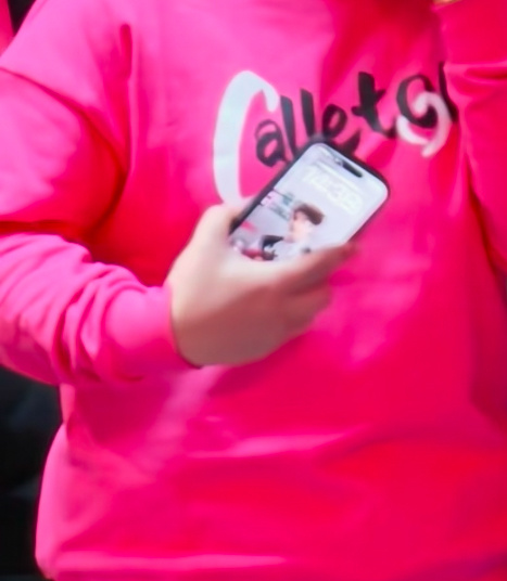 燕姐的手机壁纸，是上次的卡尔顿直播哎好帅的丁禹兮！ 