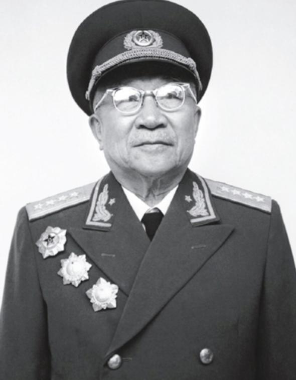 1950年，中央决定把广西省会设在南宁，省委书记张云逸却抱怨："去北京开会，得绕