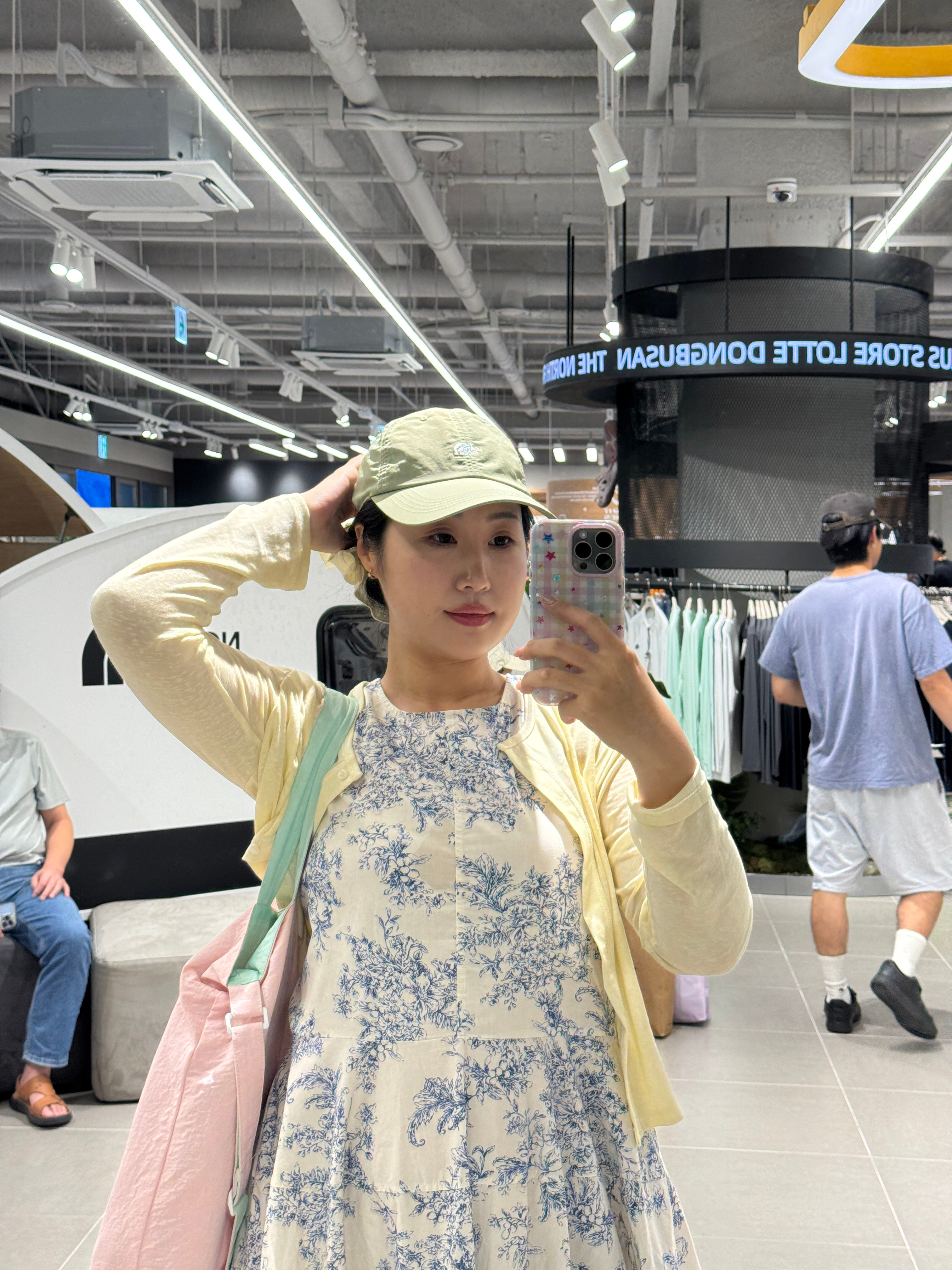 露天的商场实在是热！溜了溜了！ 韩国·LOTTE MALL (롯데몰)