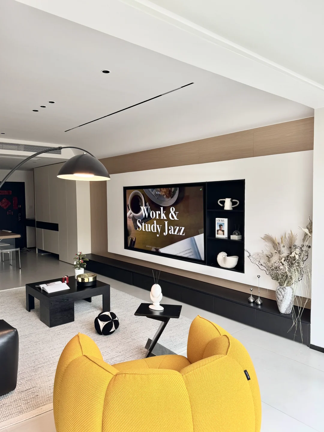 下班回家🟠靠一盏落地灯给足的氛围感～