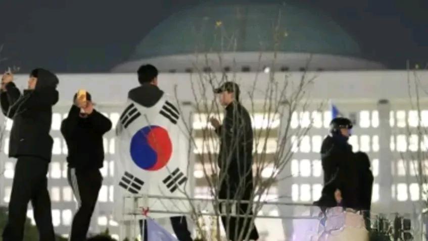 泰国网民，纷纷自嘲：南高丽国主“尹大统领”志大才疏，早先来我暹罗国做一下调研，学