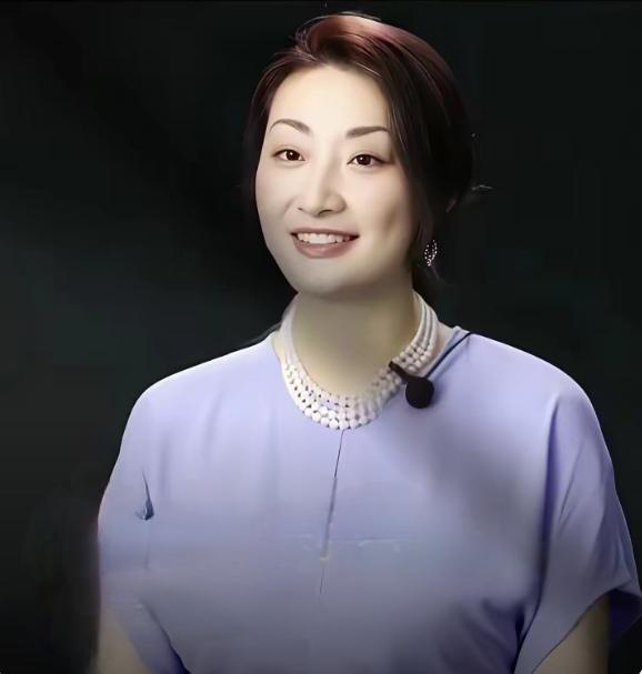 宗馥莉王者归来，风采依旧。
明确四大举措：

宏胜饮料集团明年娃哈哈品牌不变，继