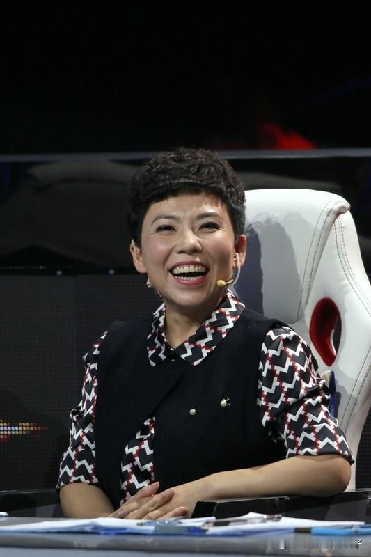 要说中国奥运史上最成功的运动员，李宁和邓亚萍都堪称传奇。
李宁在1984年洛杉矶