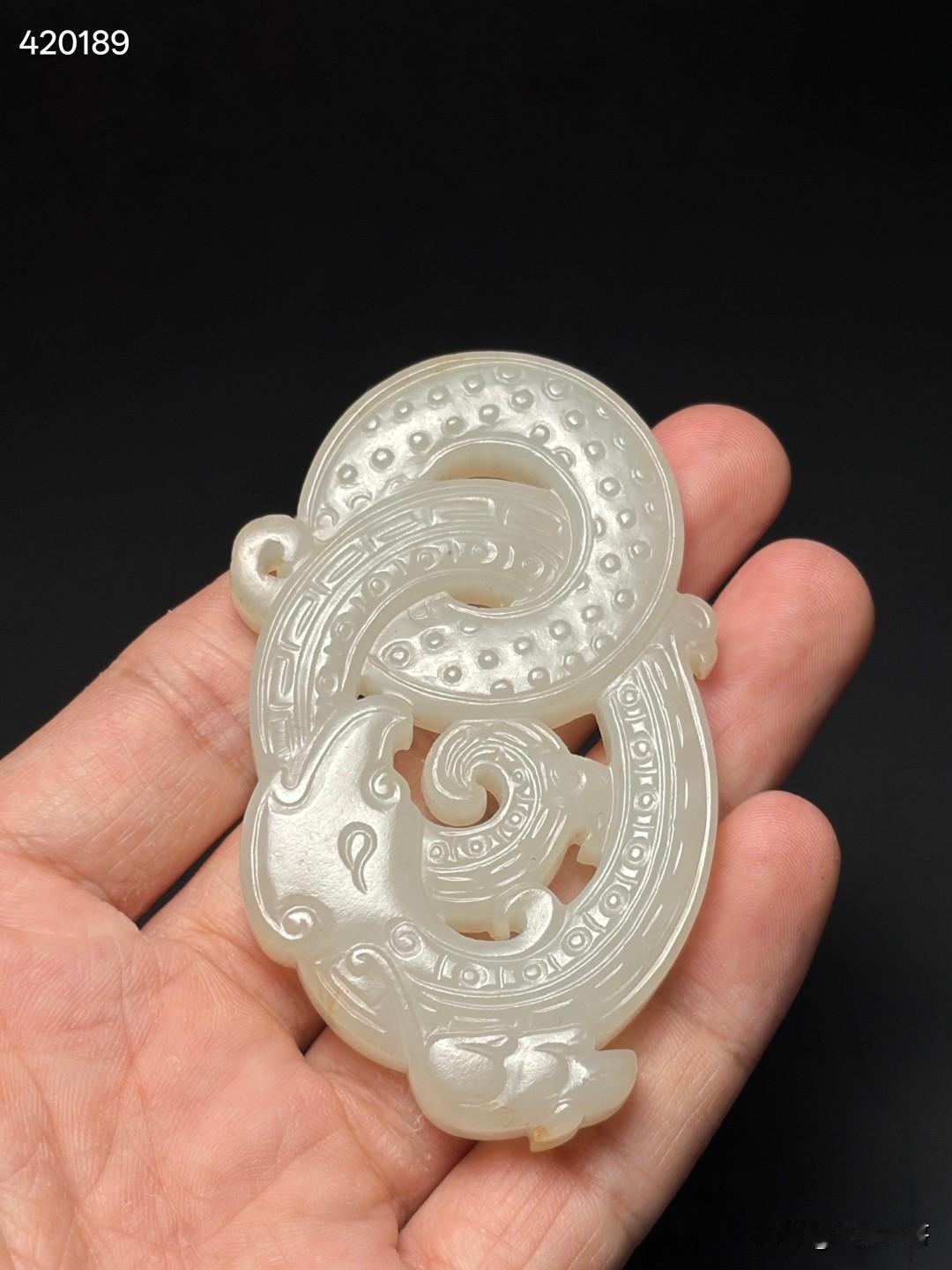 清和田玉子辰佩
尺寸7.7×4.7×0.96厘米