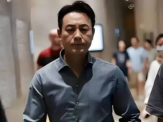 张颂文，这“顶流”怎么总是爱玩消失？

坊间其实一直流传，张颂文“戏红人不顶流”