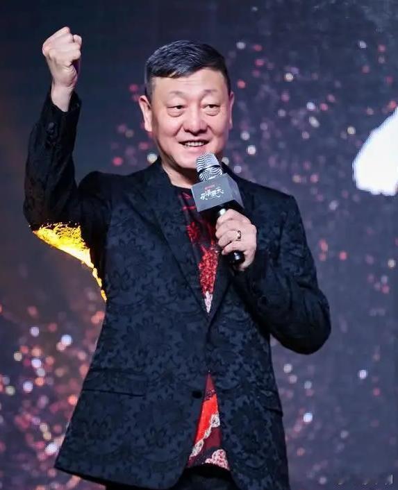 网友称韩磊致其怀孕娱乐圈又一大瓜！韩磊，唱《向天再借五百年》的那个韩磊？韩磊出道