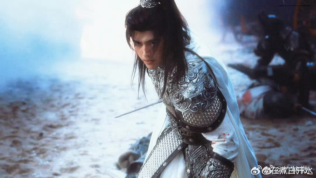 陈飞宇打戏没想到被段胥打戏圈粉，人狠话少出手干脆，剧里狠厉剧外反差太可爱 