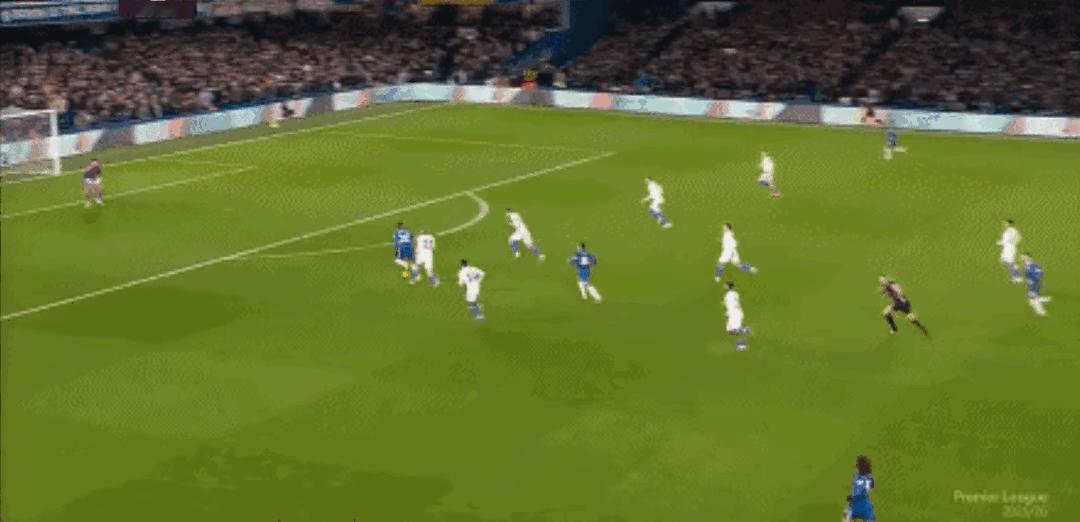 英超2025-26赛季第26轮，切尔西主场2-2战平利兹联，若昂·佩德罗在上半场