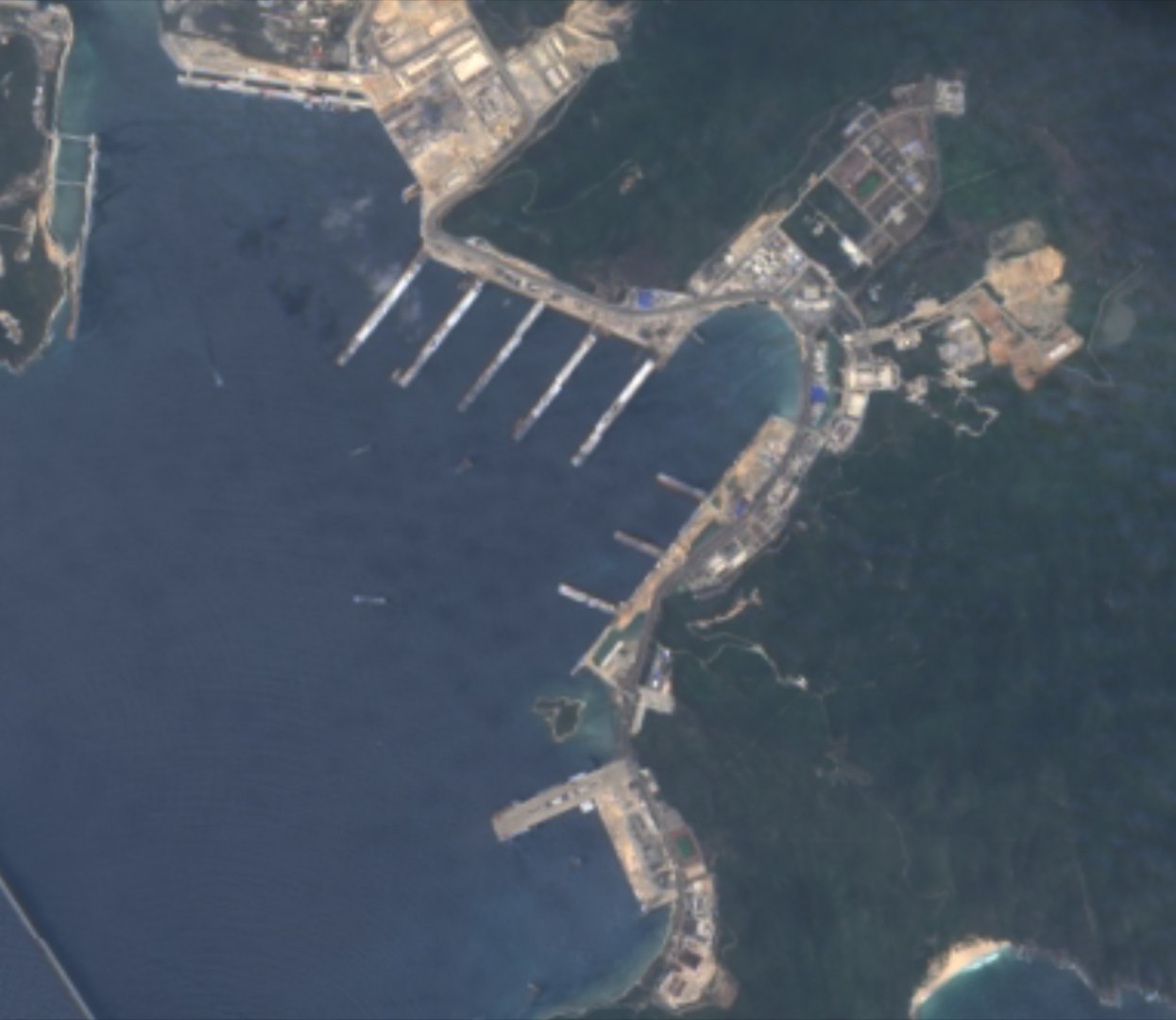 南北两大航母母港扩建基本完成了——码头都增加了不少热点观点牧星观海天