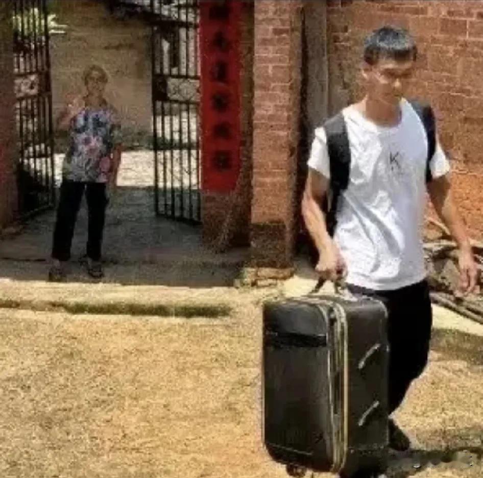 全红婵和唐尚珺，成为网络自媒体持续关注的流量人物。这里面存在怎样的逻辑因素，值得