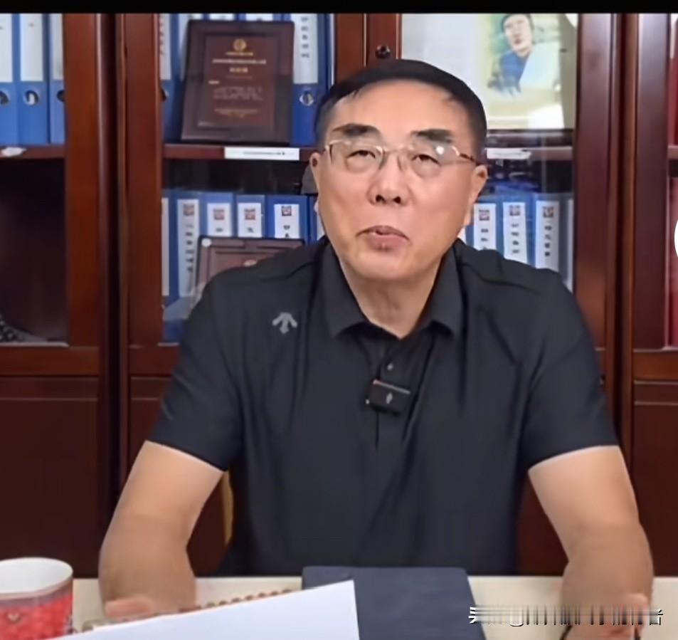 近日，著名经济学家刘纪鹏在更新的视频中着重强调，在当前慢牛行情下，必须高度重视退