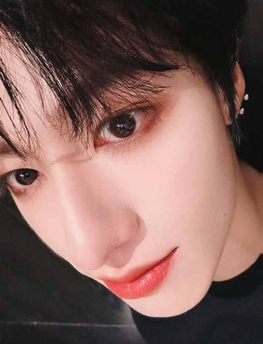 越来越近…越来越近… 闻到了小猫味🥺 ​​​