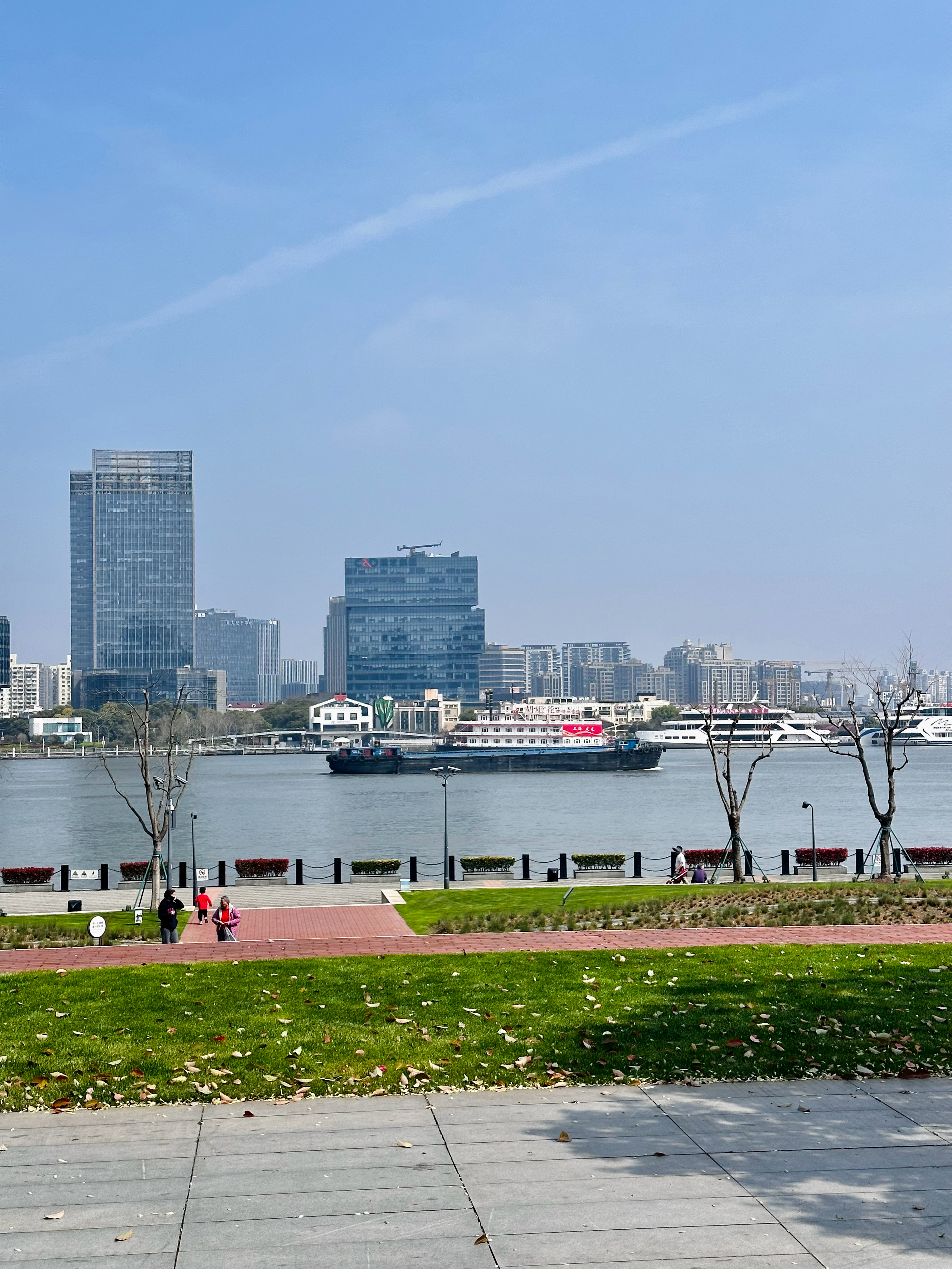 今天上海的天气真好啊！早起散了散步🚶♀️顺道来参加一下全新腾势Z9GT臻享品鉴