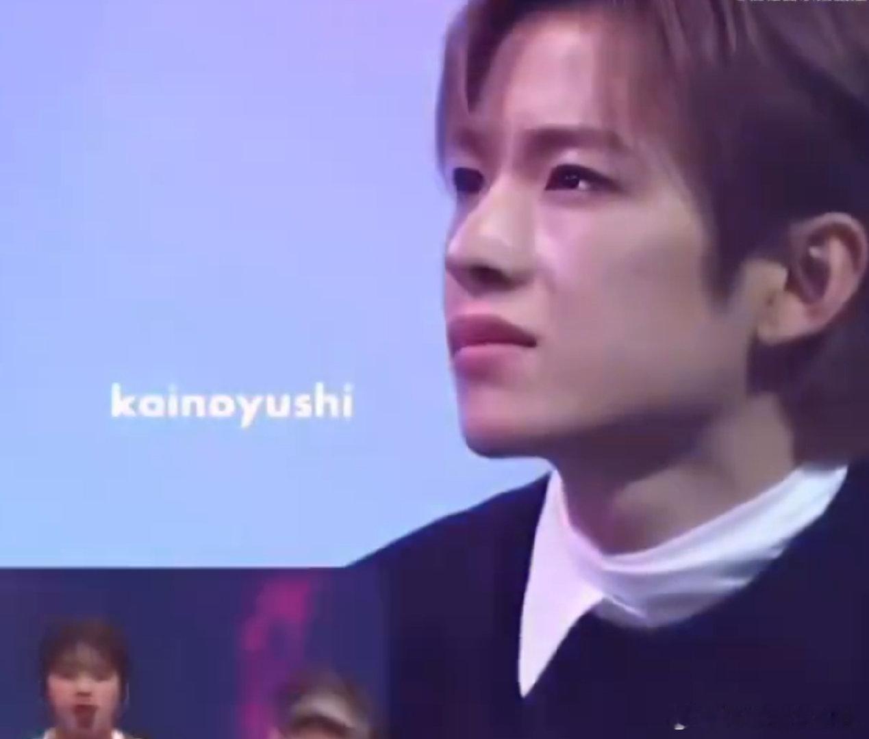 含泪看EXO舞台的迷弟YUSHI十年老粉的浪漫！看到偶像舞台 眼泪就是最真情实感