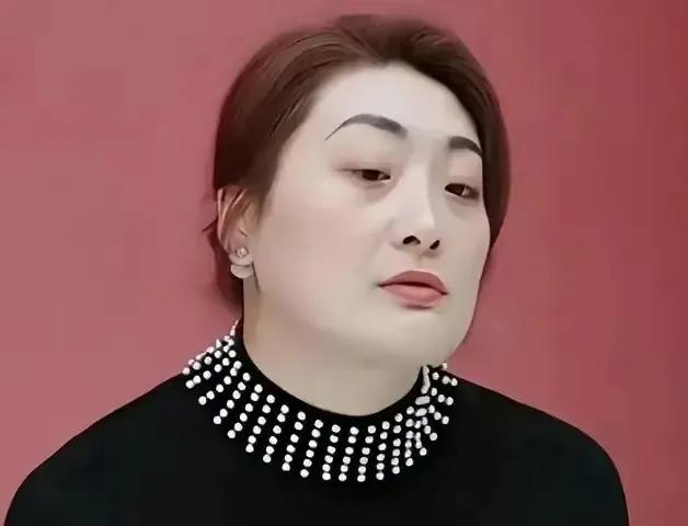 个人感觉，宗馥莉应该是放弃婚姻了。

以她300亿身家的经济条件，寻找一个至少百