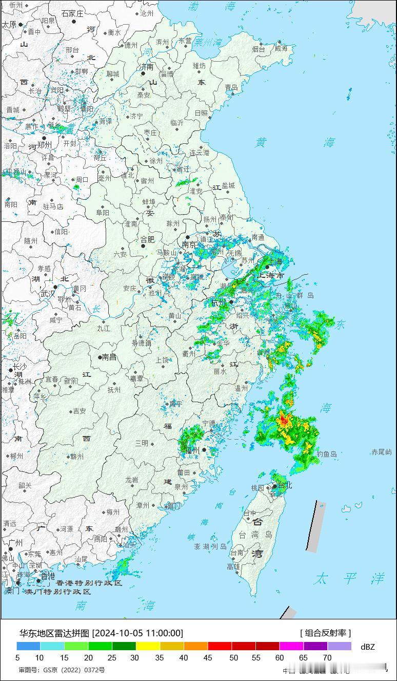 台风山陀儿的残余云系正在副高的推动下缓慢西行，登上我国华东沿海，受其影响今天上午