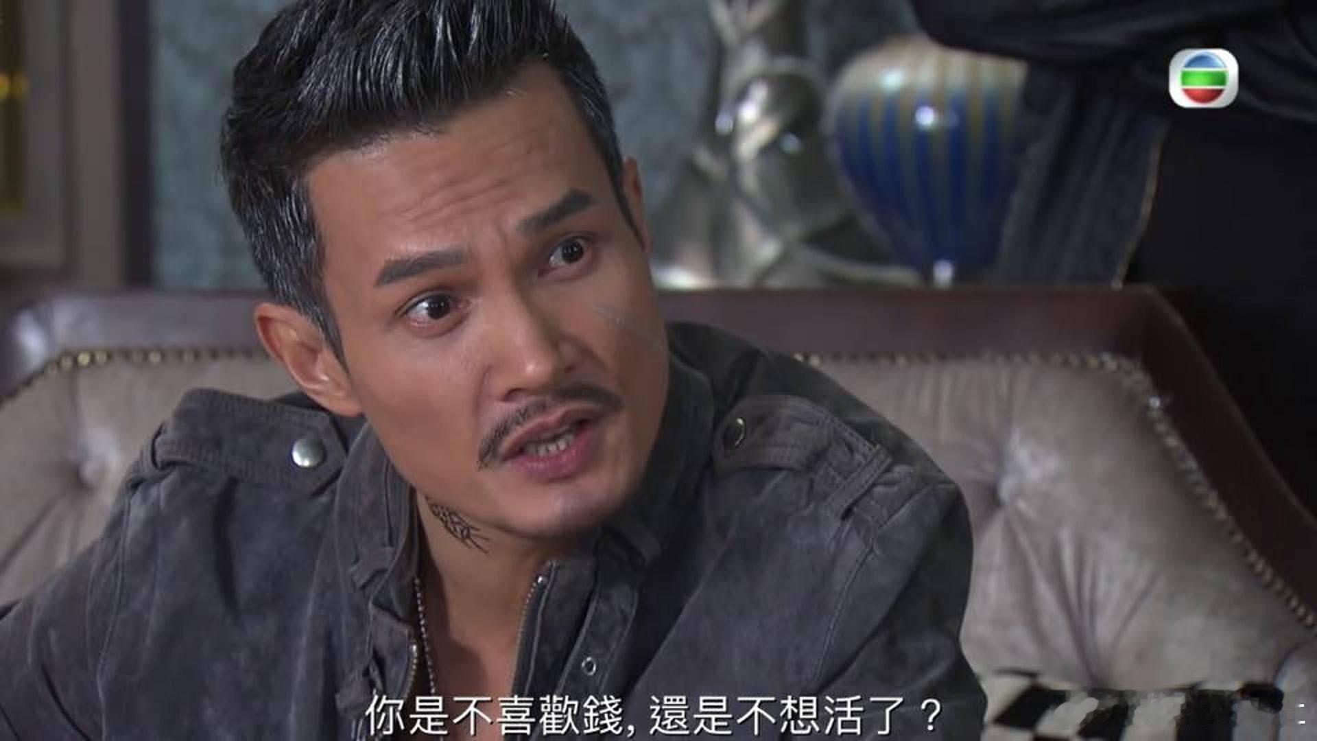 現年49歲的何俊軒曾效力無綫17年，演出過多套劇集，當中飾演惡人角色較多，有「御
