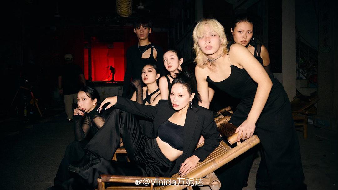 万妮达七溜八溜WAIYA获赞万妮达回应选七溜八溜WAIYA的原因不少在外务工的福