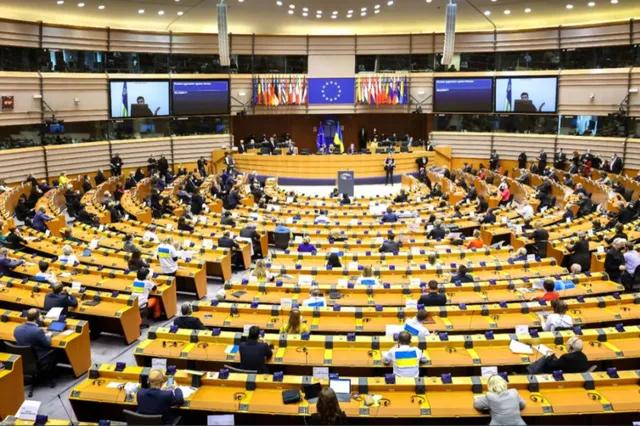 俄罗斯向欧洲清算银行索赔2300亿美元，这背后藏着你想不到的真相。
这个天价索赔