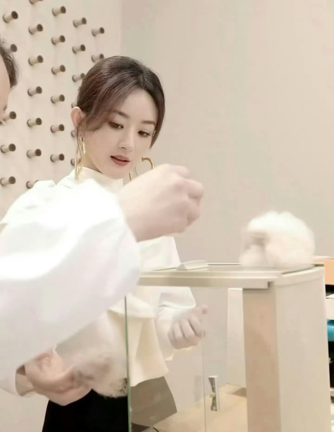 赵丽颖今日直播   赵姐太美了！[憧憬] ​​​