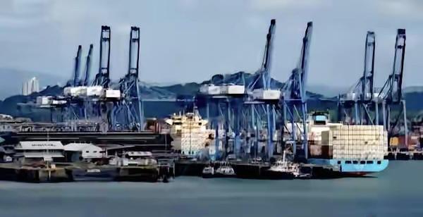 太过分了！荷兰玩“文抢”，巴拿马直接来“武抢”，这是明着抢资产啊！
 
巴拿马政