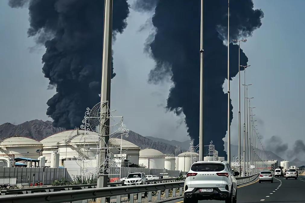 阿联酋在“玩火”，美军从其境内发射“海马斯”打击伊朗关键目标

阿联酋此举确实是
