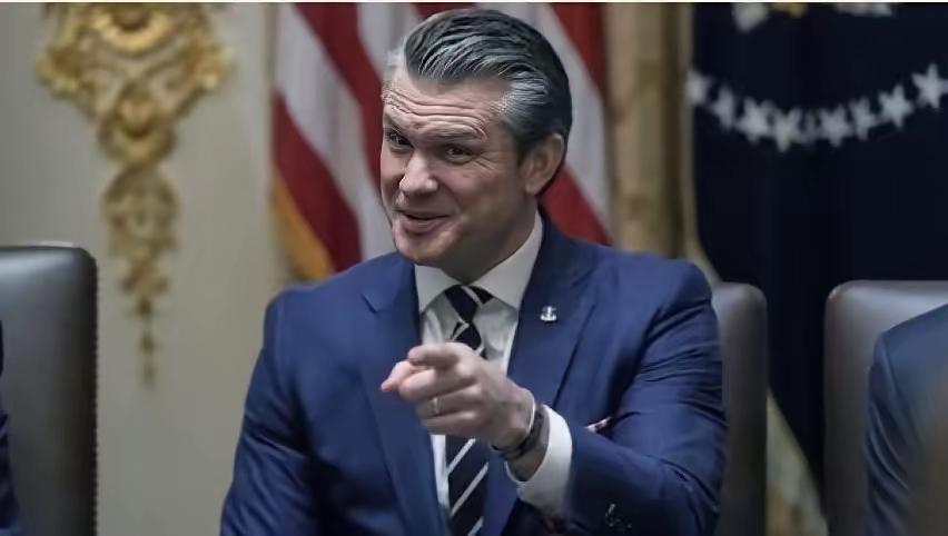 美军地面部队迟迟不入场的原因终于找到了！ 

​截止目前，美军在中东已经集结了超