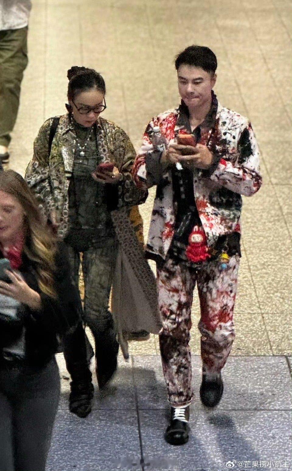 那英现身LadyGaga演唱会该说不说，老那还是很潮[跪了]紧跟时代，红了这么多