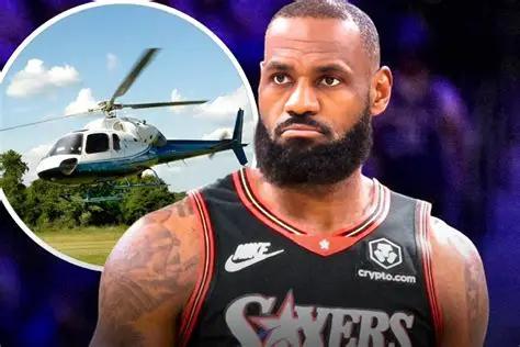 看NBA上咪咕视频，在76人媒体采访日结束后，“四巨头”带一个小将迫不及待的开始